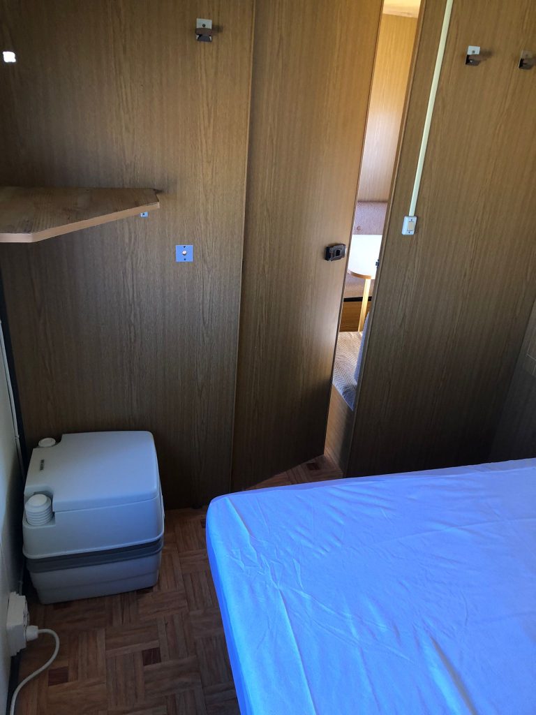 d2303e43-7bb9-4d61-991d-757e56c471dc